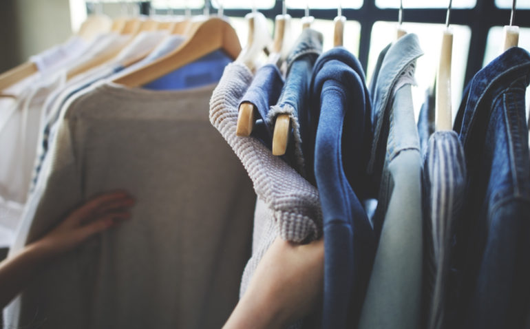 Brechó online busca roupas usadas que estão paradas no guarda-roupa